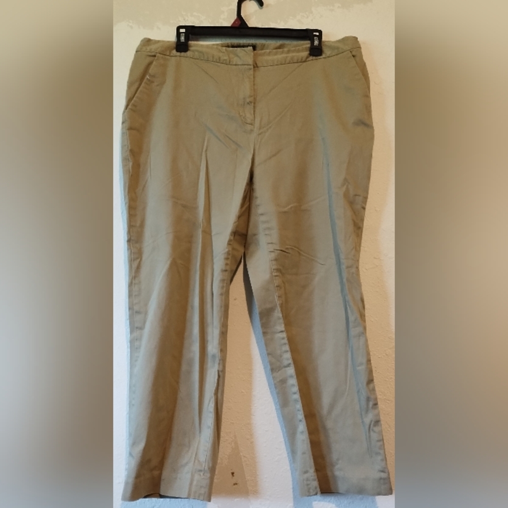Classic Tan Women's Cropped Pants